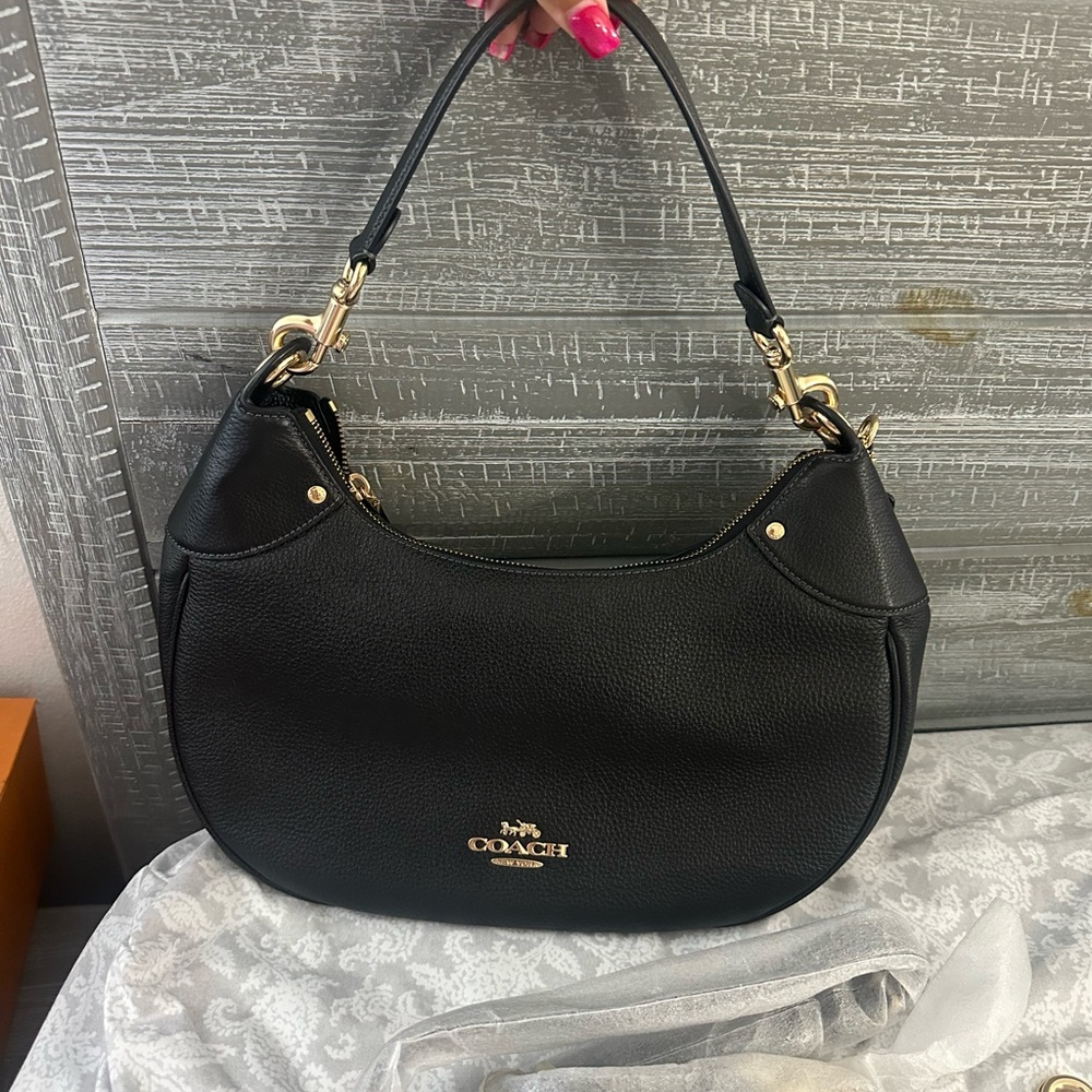 SOLD!! ♥️Coach Black Shoulder/Crossbody Bag